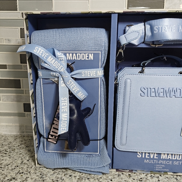 Steve madden Evelyn Charm Box Gift Set Light Blue - Picture 4 of 13